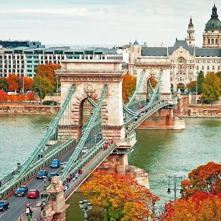 Skyline Serenity Retreat @Vaci Most Famous Street Budapest Exterior photo