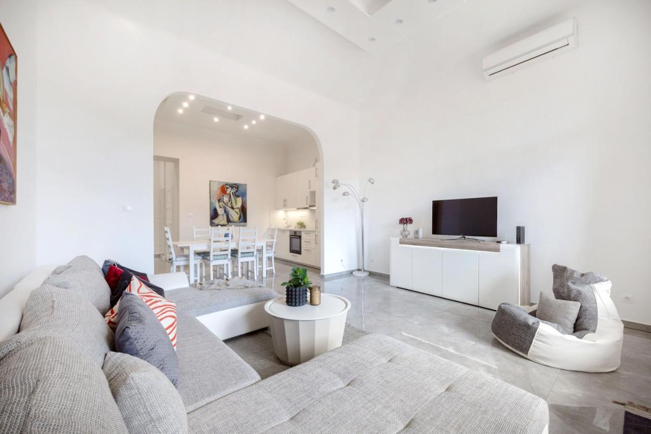 Skyline Serenity Retreat @vaci Famous Street * Budapest