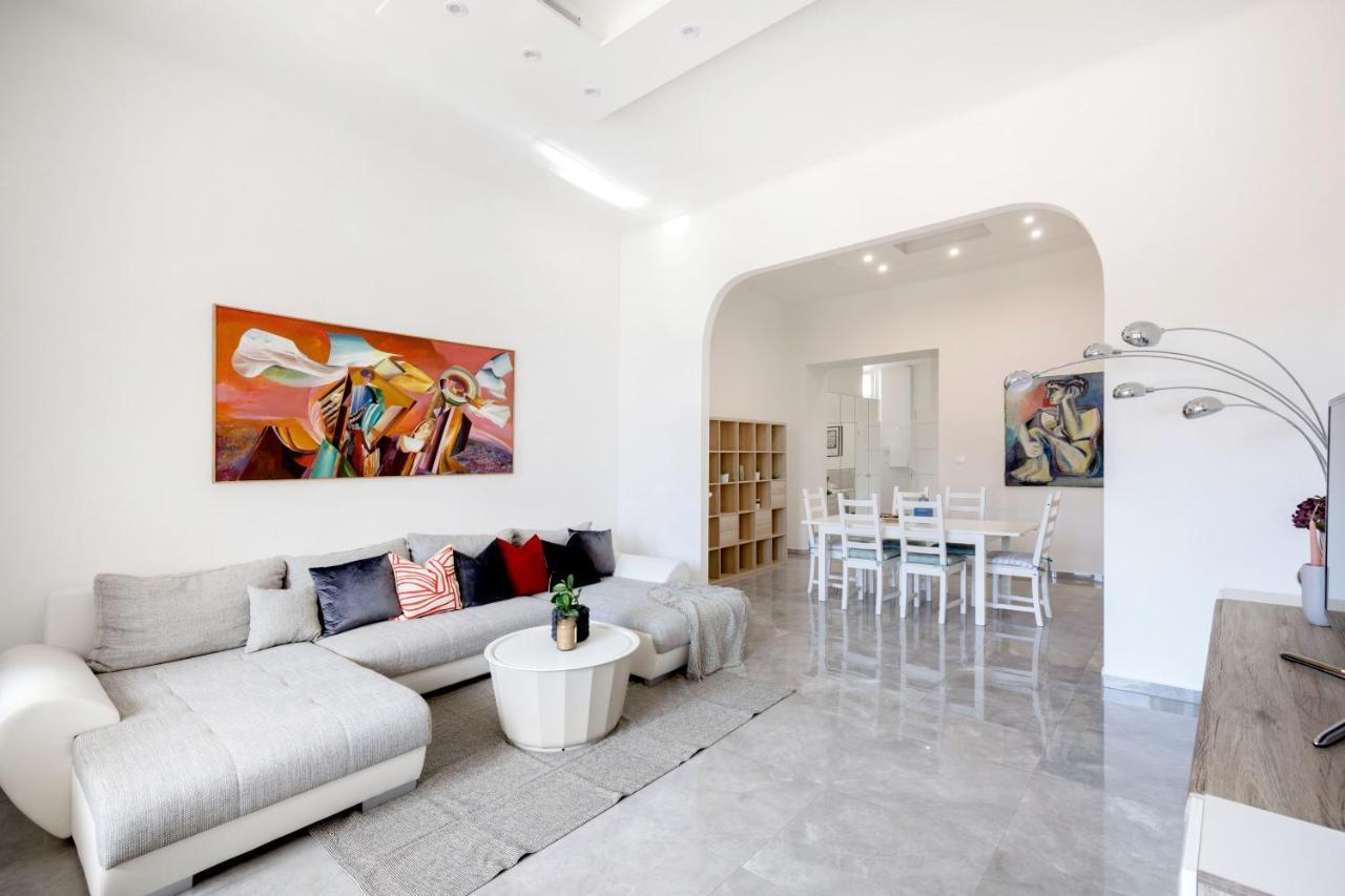 Skyline Serenity Retreat @vaci Famous Street Apartment *