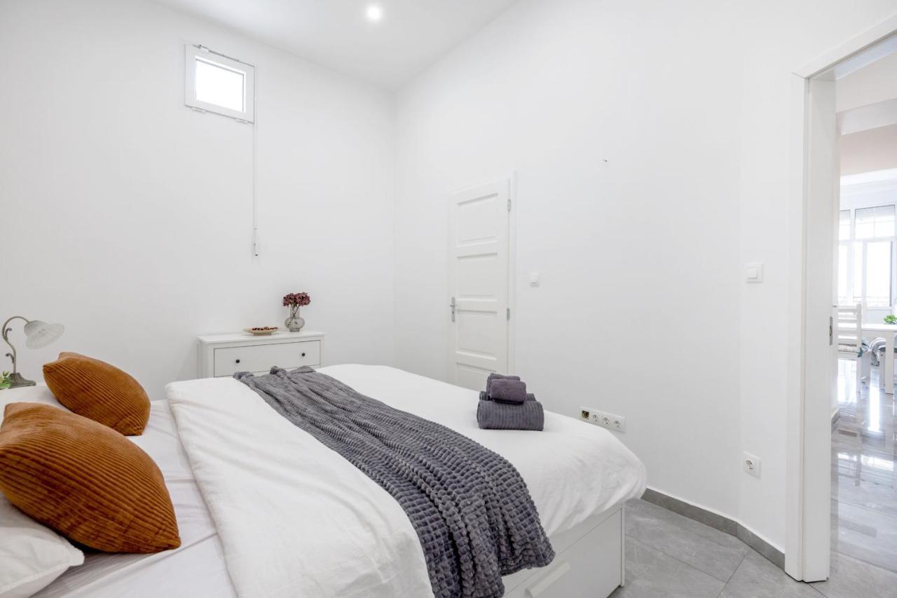 Skyline Serenity Retreat @vaci Famous Street * Будапешт