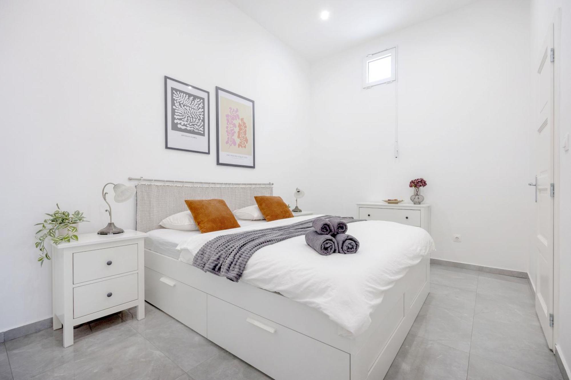 Skyline Serenity Retreat @vaci Famous Street * Будапешт